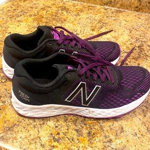 New Balance women’s sneakers size 7.5